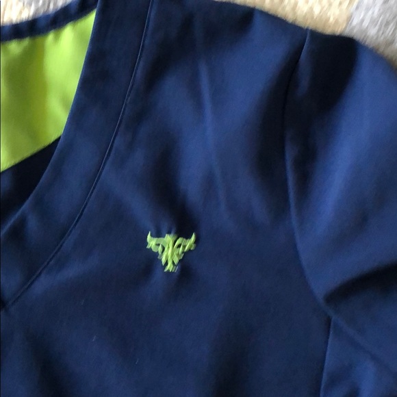Small navy scrub top - Picture 2 of 5